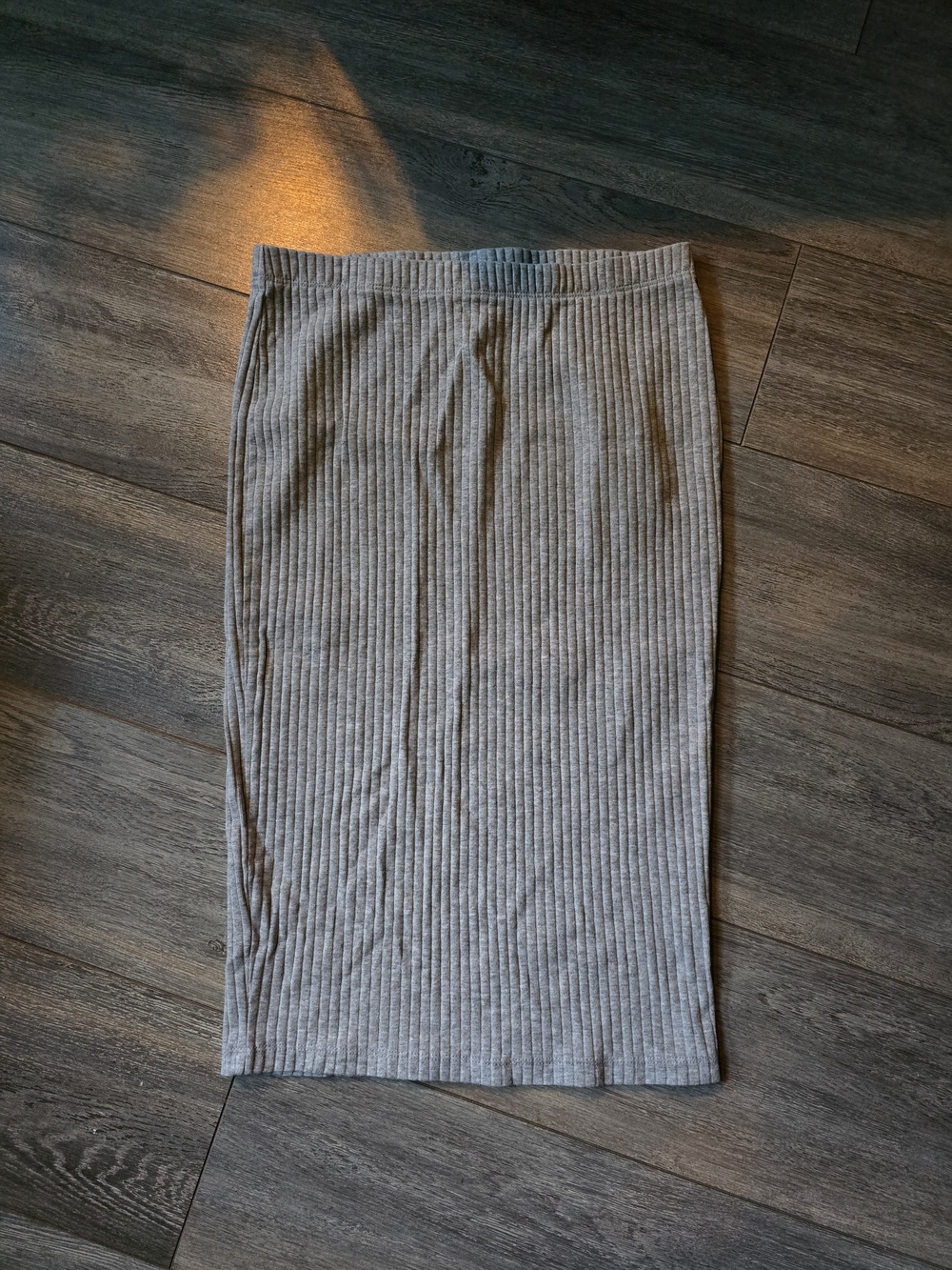🛍3/$33 H&M Ribbed Pencil Skirt in Light Gray